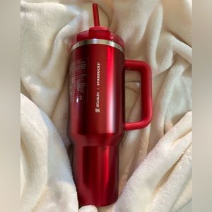 Stanley x Starbucks 2023 Holiday red limited edition!